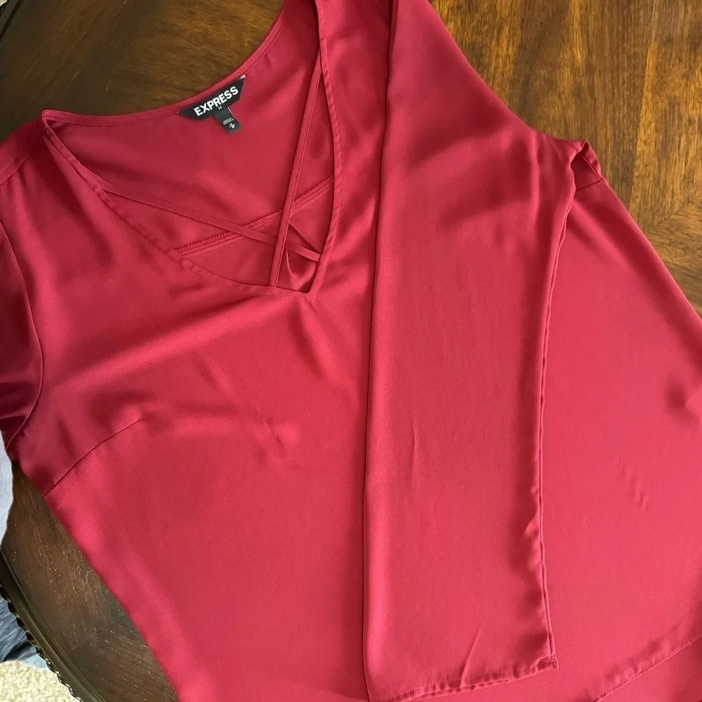 Express Lightweight Long Sleeve Top Loose Fit Strap V Neckline Red Size… - Picture 7 of 8